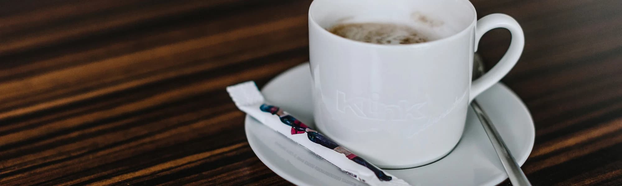 Espresso im Kundenbereich von Klink – bei kurzen Wartezeiten gibt es einen Kaffee